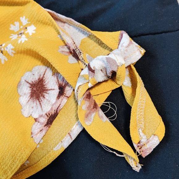 FLORAL ROMPER - Picture 2 of 4